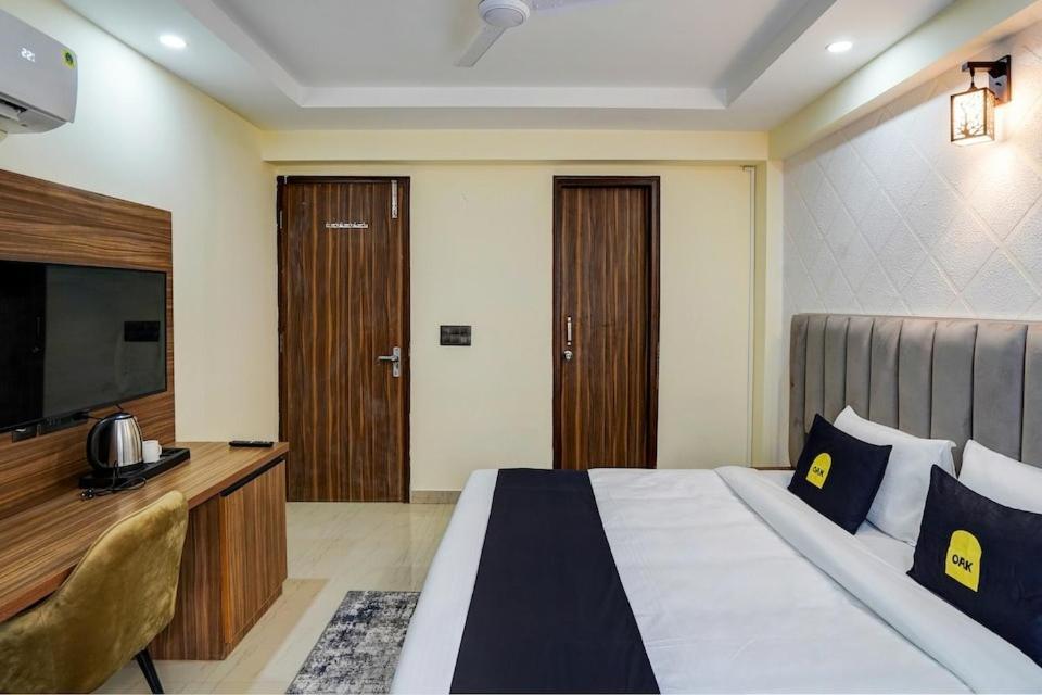 Dm 45 Near Huda City Centre Bed & Breakfast Gurgaon Exterior photo